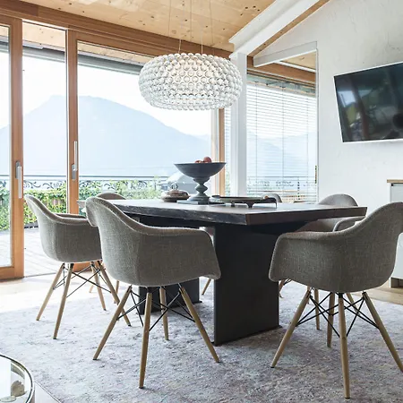 アパート ザ ビュー *